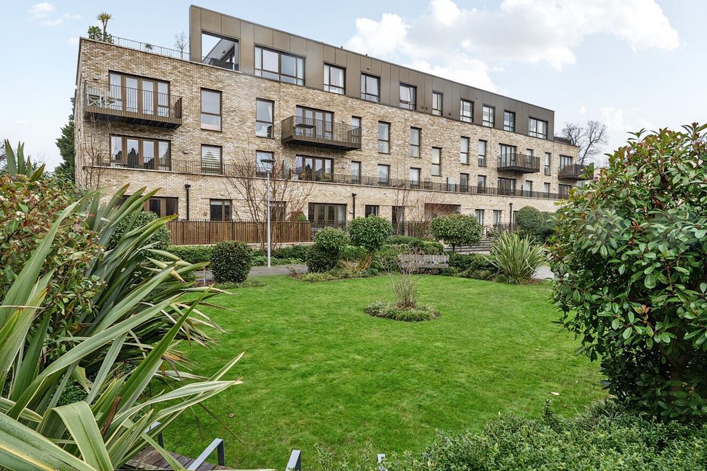 Property photo 1 of 17 Picture No. 01