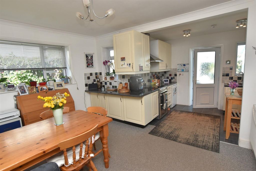 Property photo 2 of 24 Kitchen/Dining Room