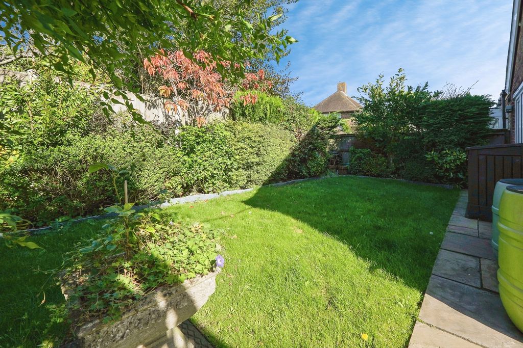 Property photo 2 of 17 Photo