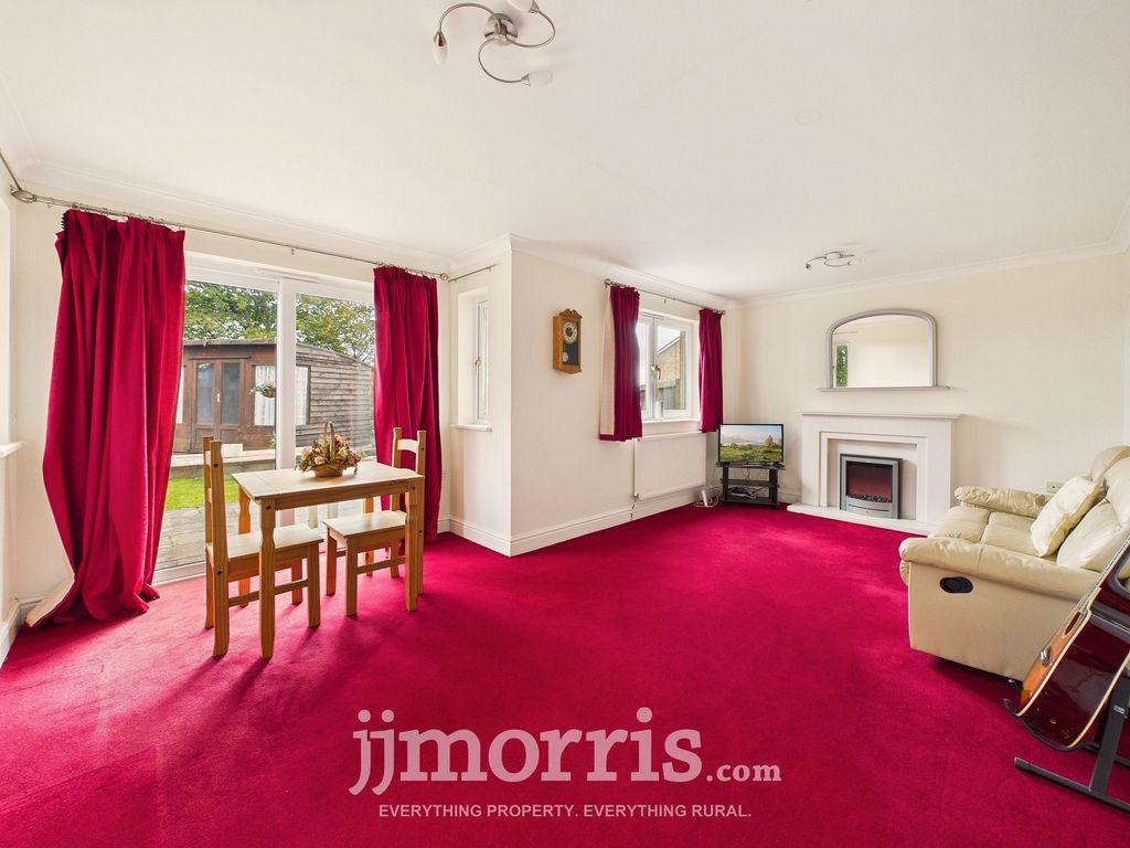 Property photo 3 of 42