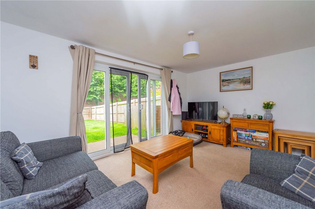 Property photo 2 of 28 Picture No. 21