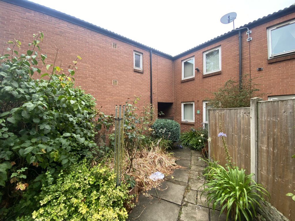 Property photo 2 of 12