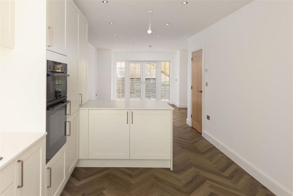 Property photo 2 of 19 00004.Jpg