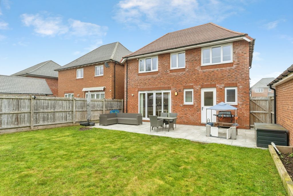 Property photo 3 of 28 Pbox-Img.Jpg