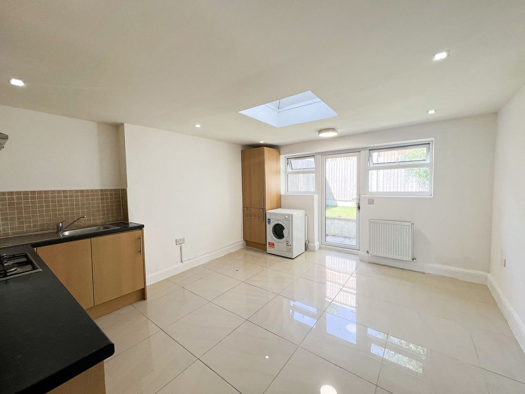 Property photo 3 of 12 The Mews Ig4