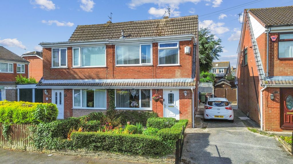 Property photo 2 of 34