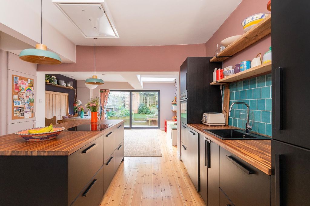 Property photo 1 of 34 0C6Rgk - Kitchen Diner H.Jpg