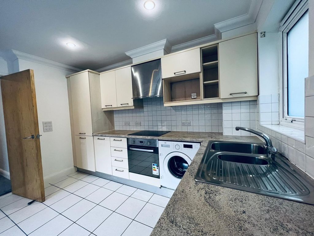 Property photo 1 of 10 To Let, Rent - 2 Bed In Campbell Road, London, E3 - Maxwellproperties.Co.uk