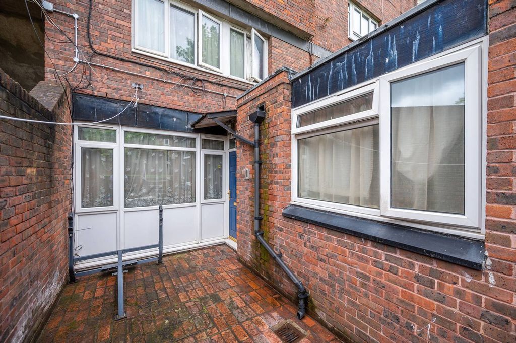 Property photo 2 of 5