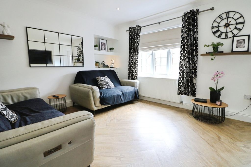 Property photo 3 of 32 Picture No. 24