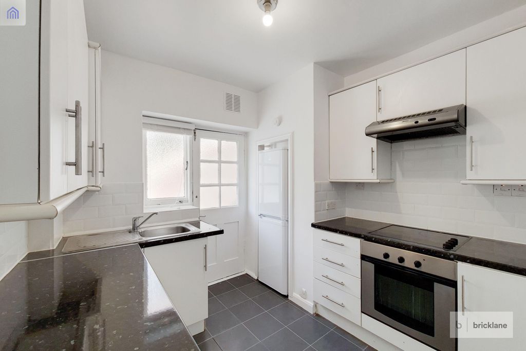 Property photo 2 of 15 Photo 1