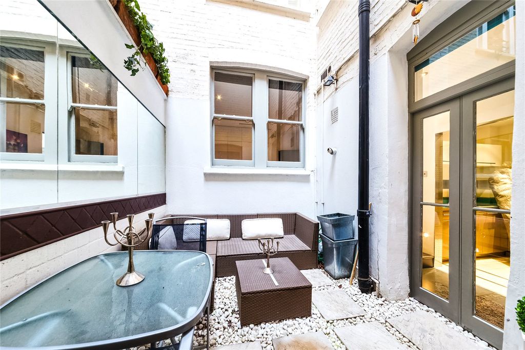 Property photo 2 of 13 Garden