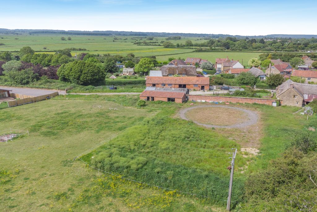 Property photo 3 of 22 Westend Farm, Westend, Martock, Somerset, Ta12 6Ay