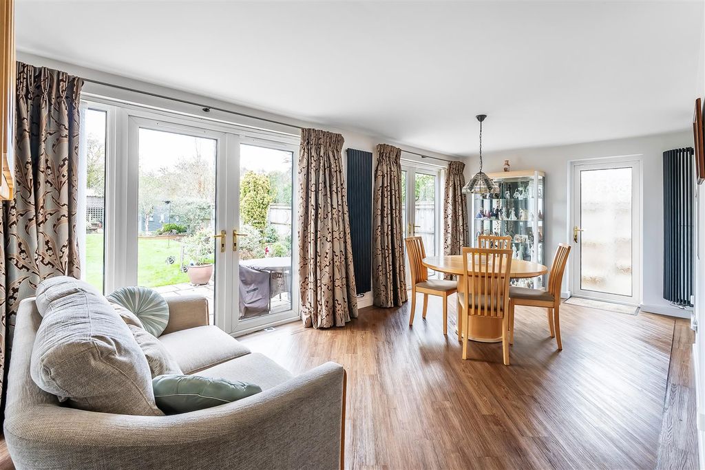 Property photo 3 of 28 157-Craddocks-Avenue-15.Jpg