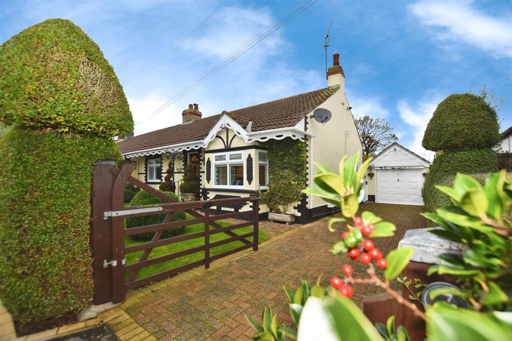 Property photo 1 of 30 553Be648-Front 20Holly.Jpg