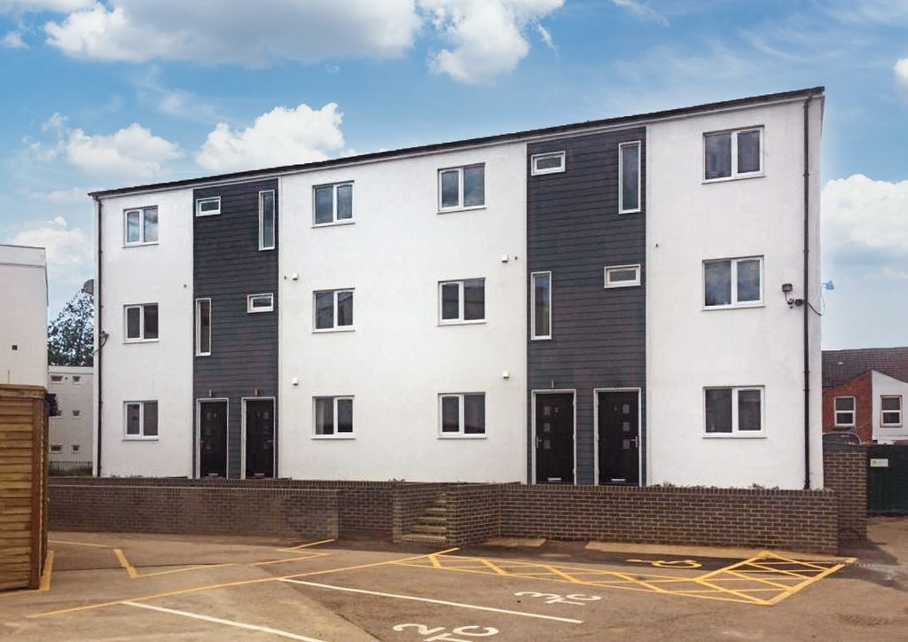 Property photo 1 of 1 Tandem Court Portfolio Pack-2