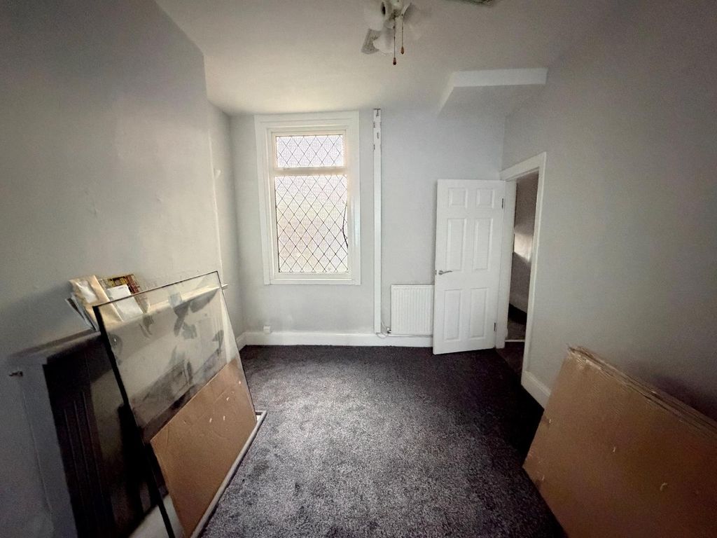 Property photo 3 of 11 Dining Room