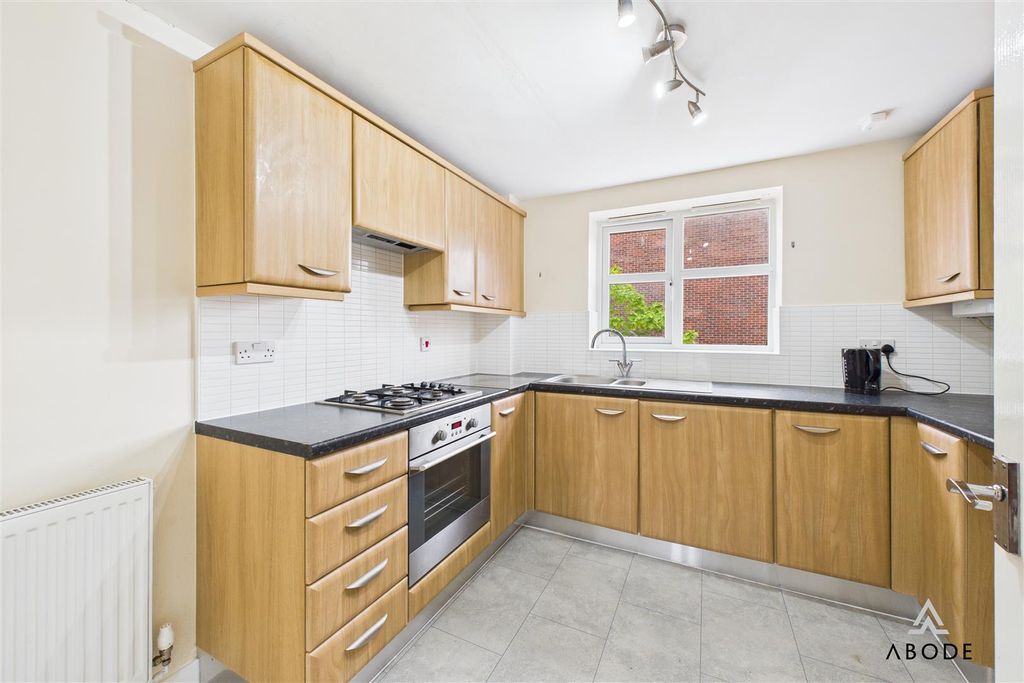 Property photo 3 of 13 Cam02544G0-Pr0315-Still006.Jpg