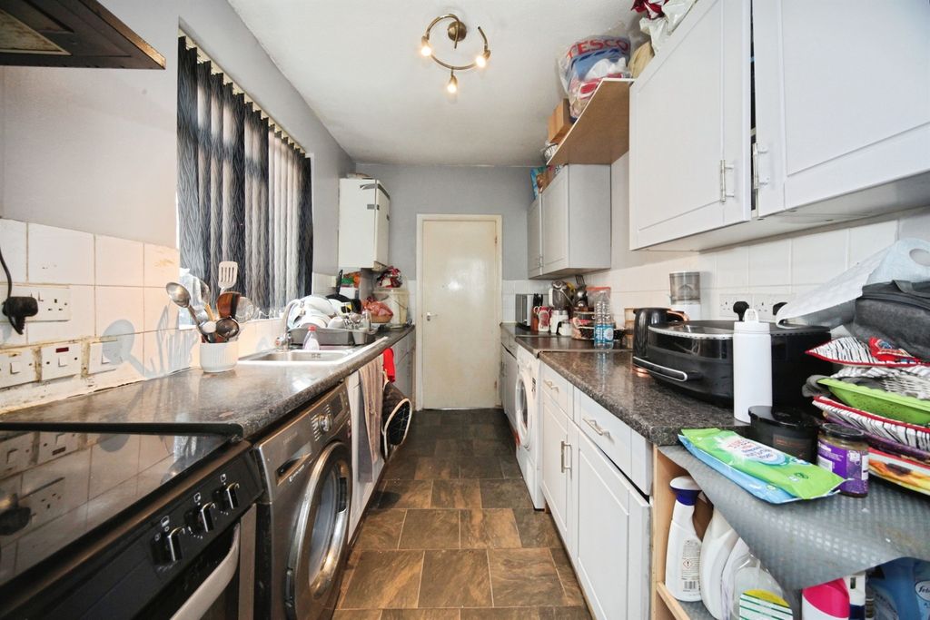 Property photo 2 of 13