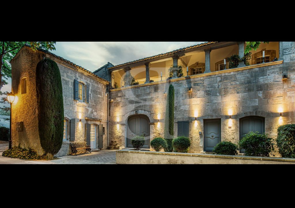 Property photo 1 of 11