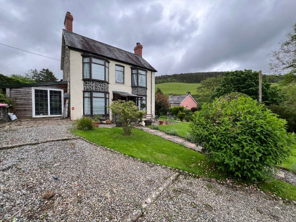 Property photo 1 of 54