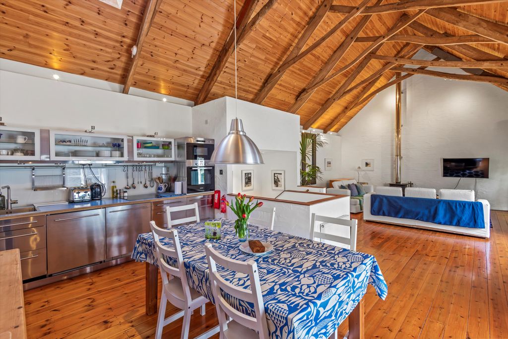 Property photo 3 of 16 Image