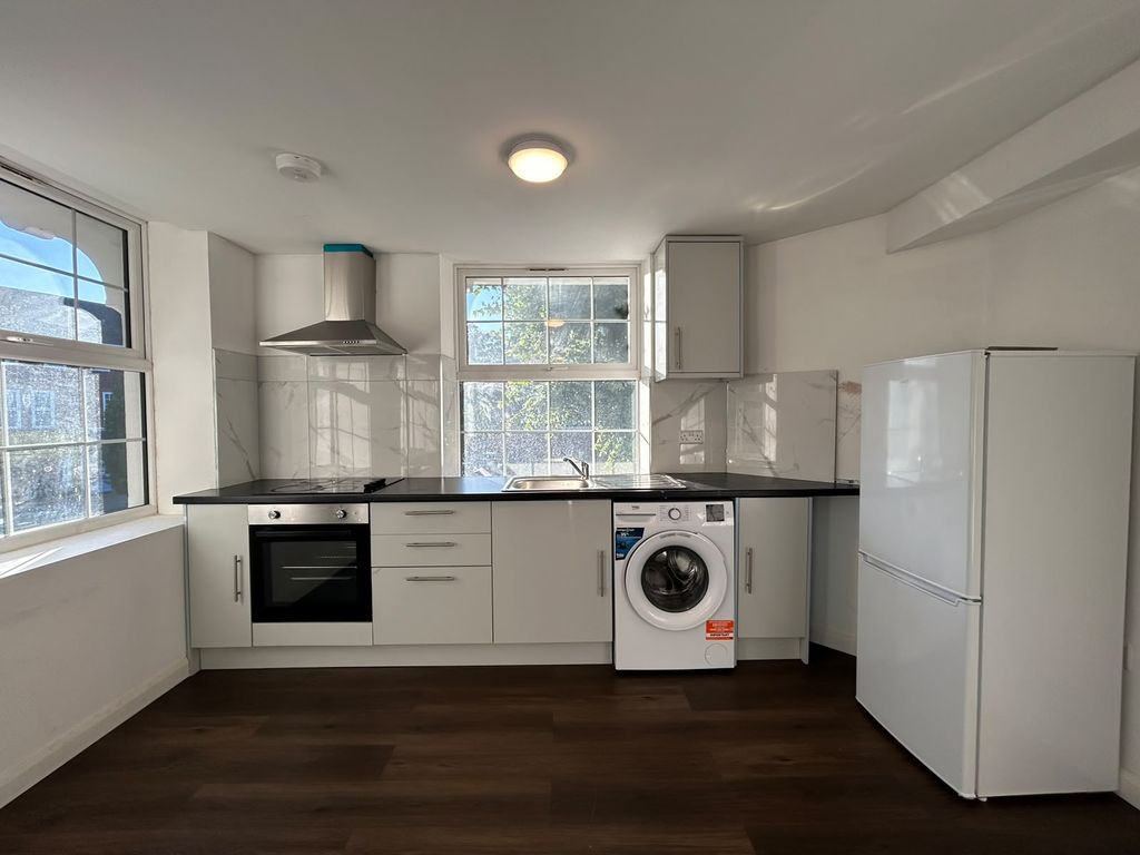 Property photo 1 of 6 1 Bed Flat To Rent High Street, Ruislip Ha4