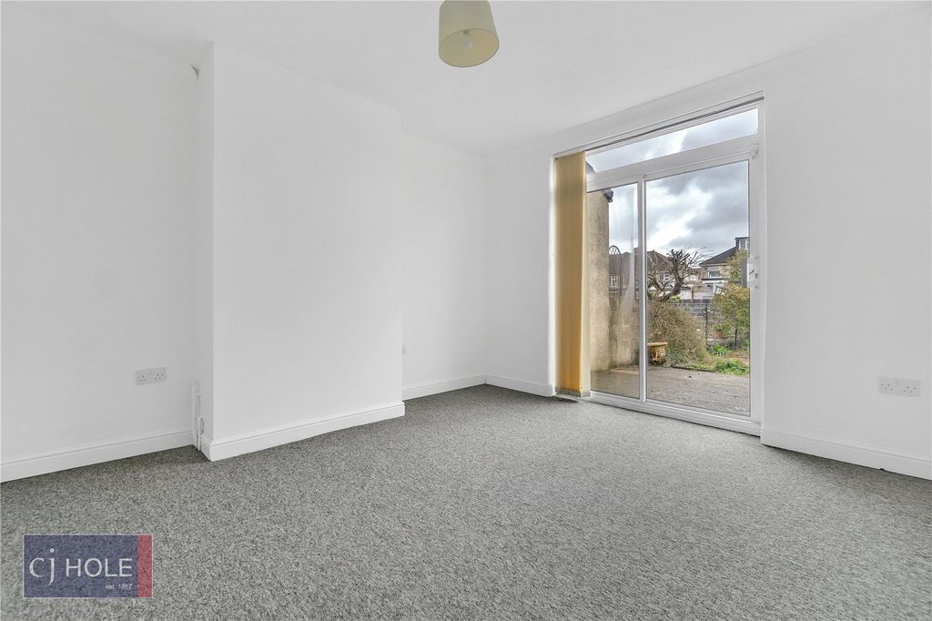 Property photo 3 of 19 Picture No. 40