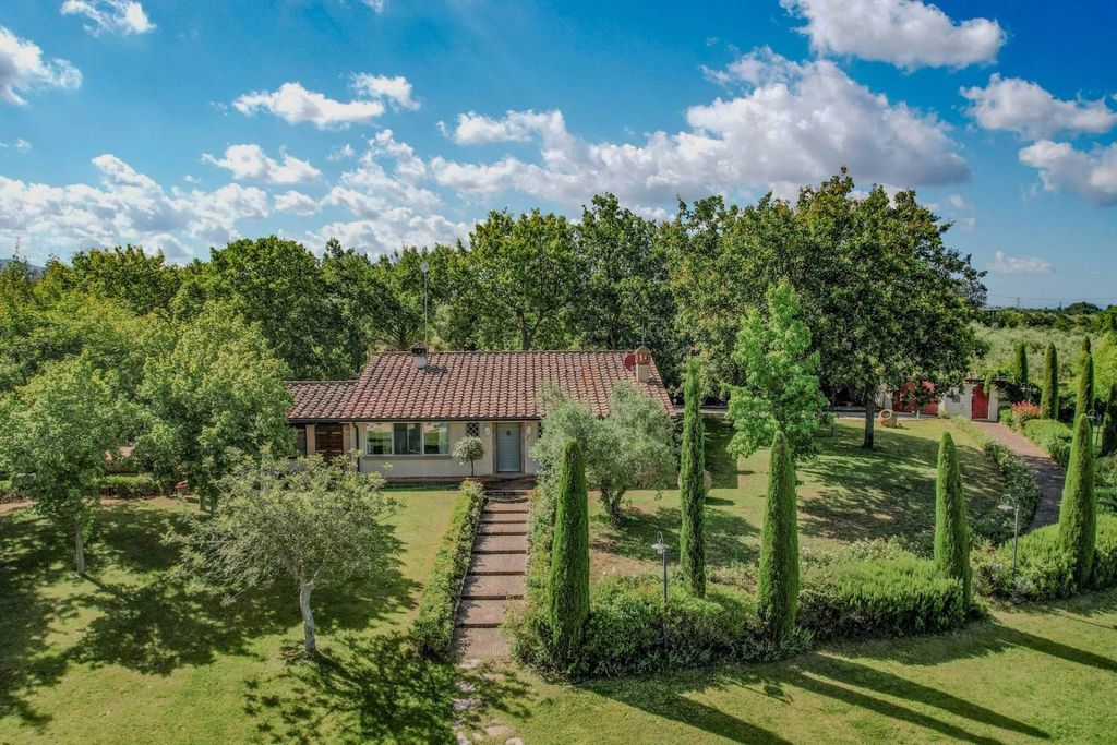 Property photo 2 of 41