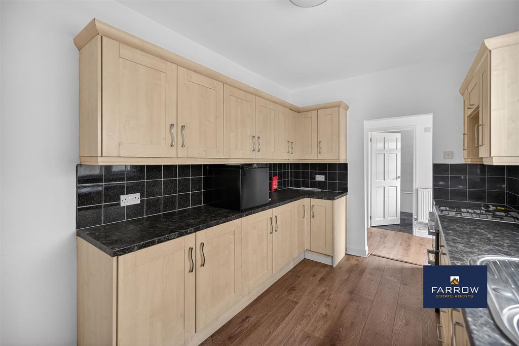 Property photo 3 of 27 Kitchen