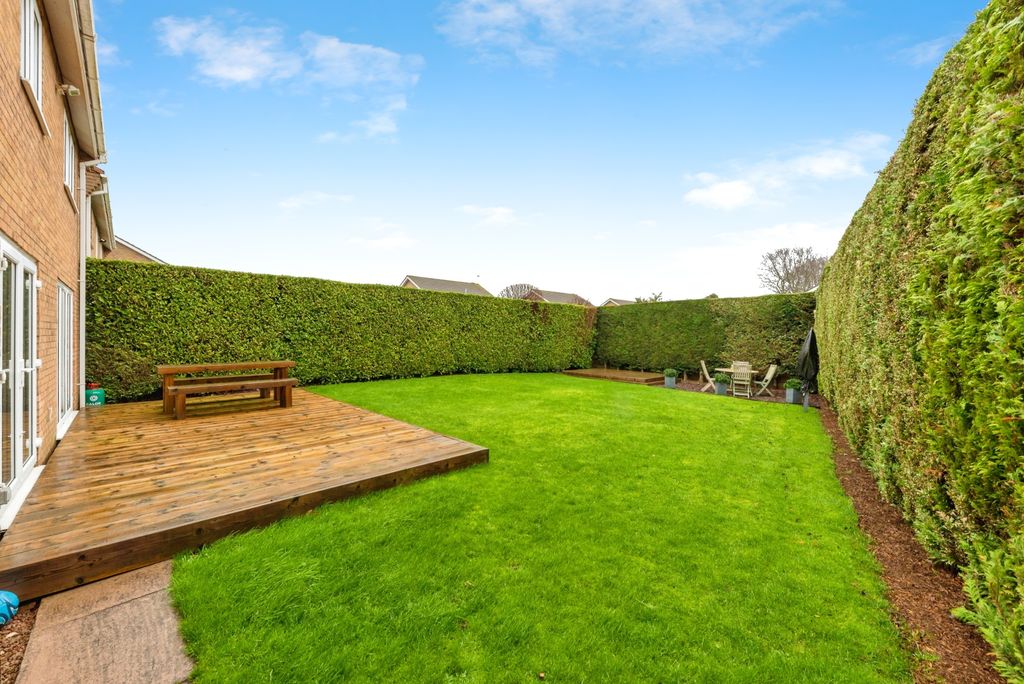 Property photo 2 of 25 40_Gloucester_Road-35