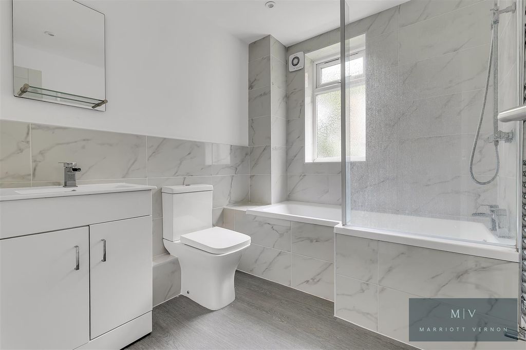 Property photo 2 of 11 Westleigh Court 3 MV-2.Jpg