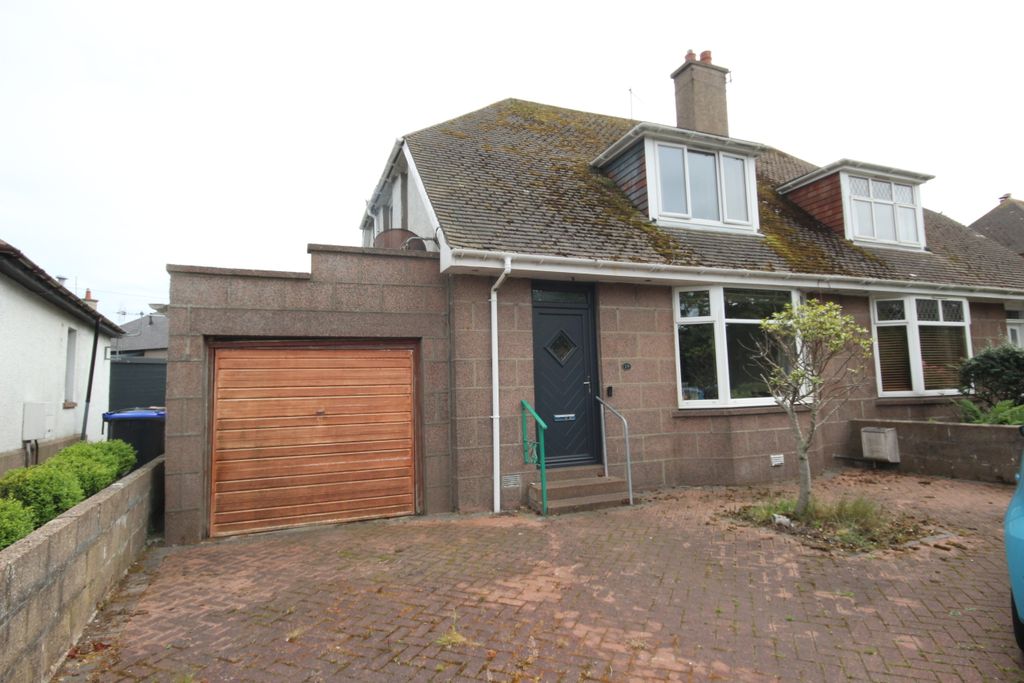 Property photo 1 of 13 Front