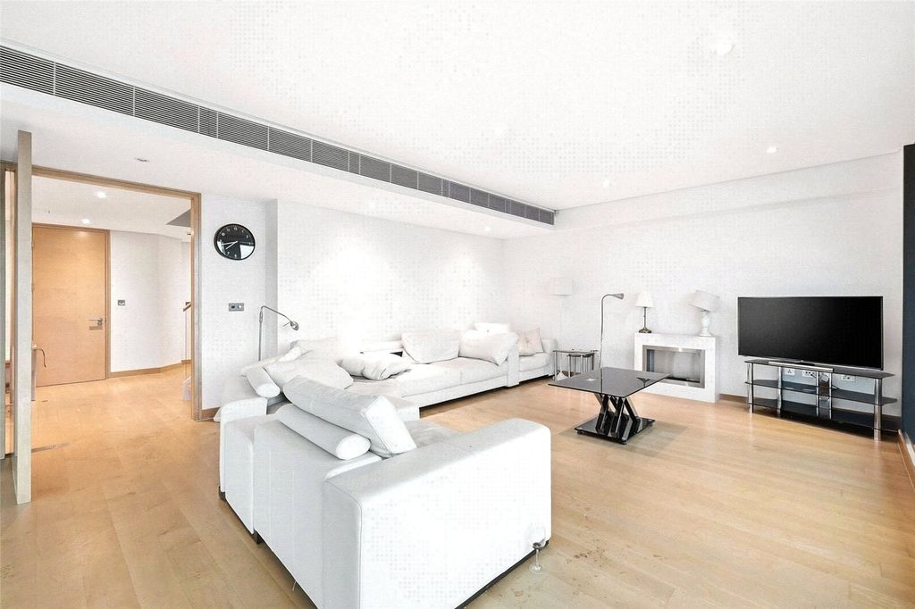 Property photo 2 of 24 Picture No. 04