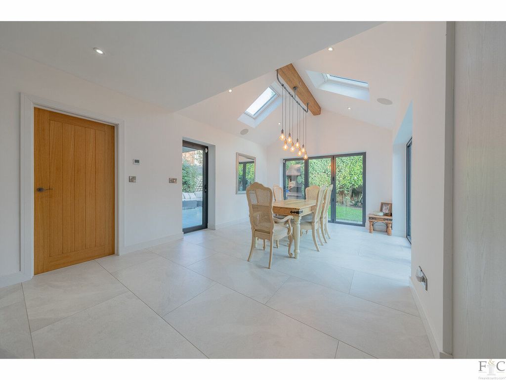 Property photo 3 of 46