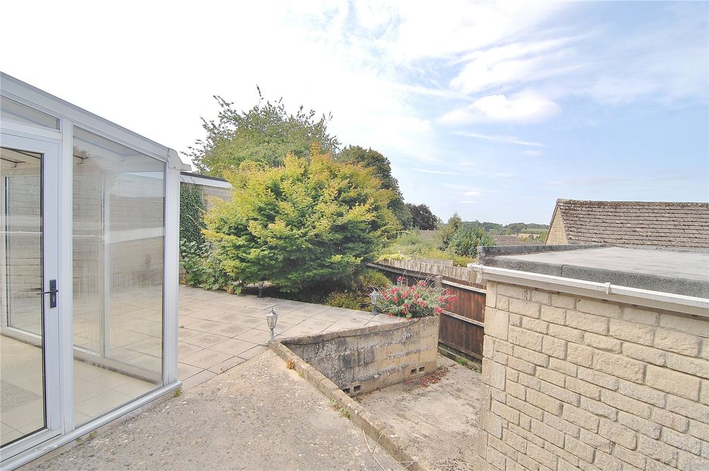 Property photo 3 of 11 Picture No. 14