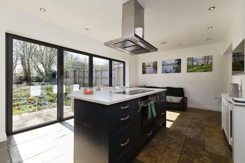 Property photo 2 of 18 Pbox-Img.Jpg