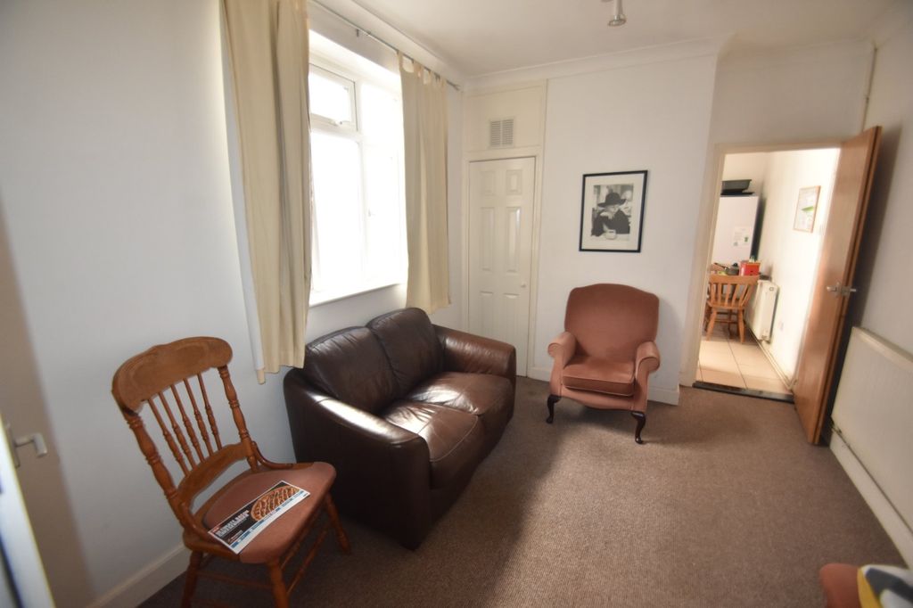 Property photo 3 of 8 Picture No. 02