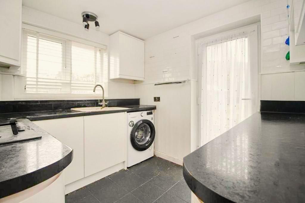 Property photo 3 of 8 Photo 3