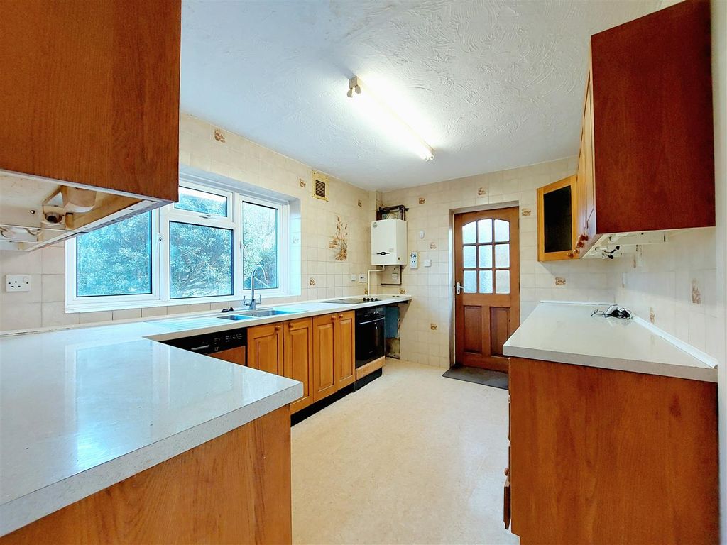 Property photo 2 of 17 Kitchen