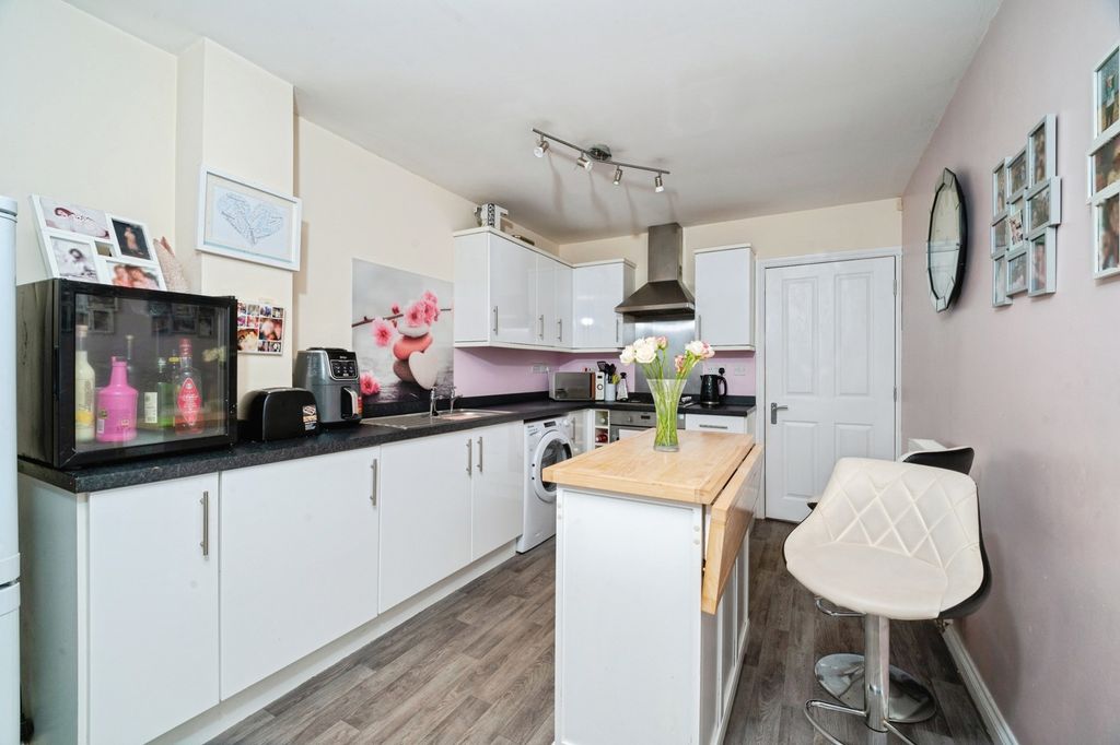 Property photo 3 of 23 Pbox-Img.Jpg