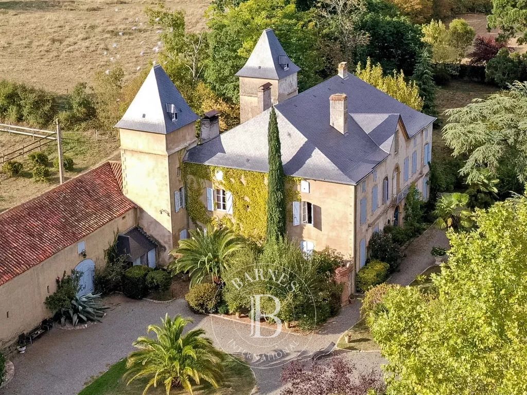 Property photo 1 of 53