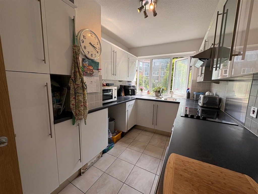 Property photo 2 of 14 Kitchen