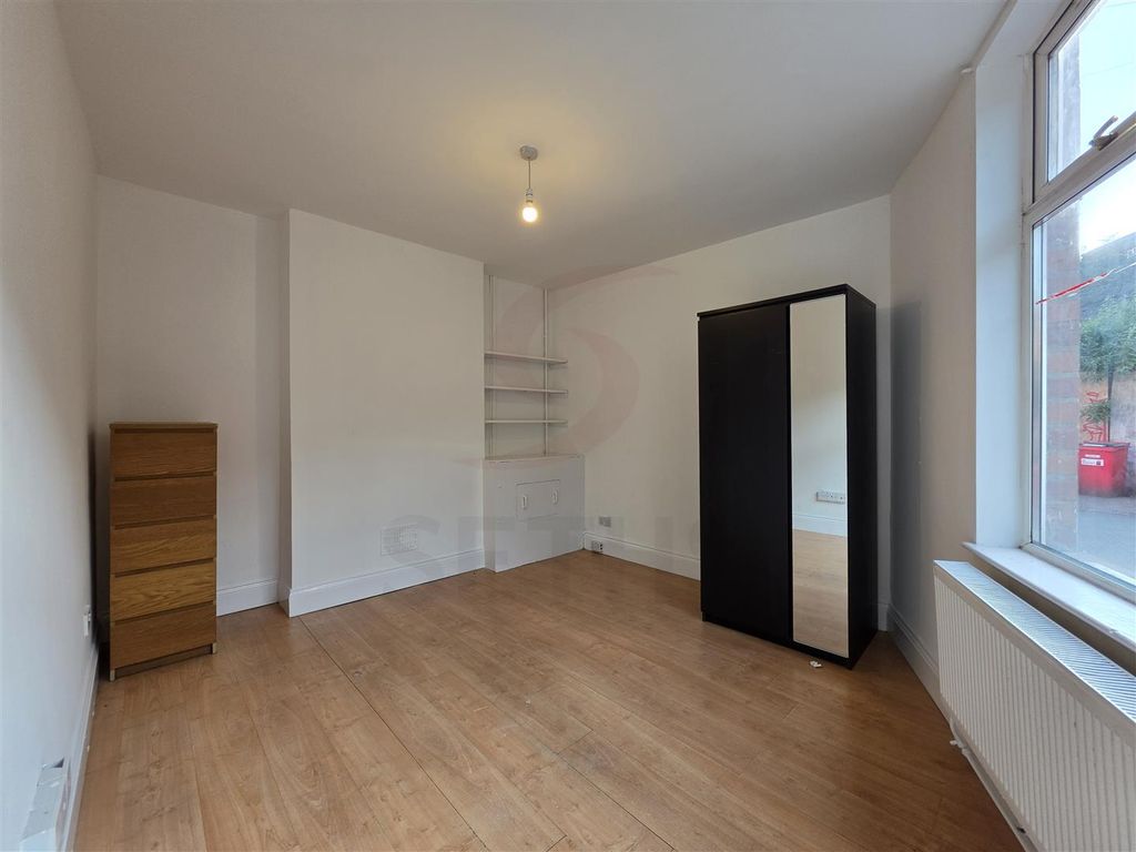 Property photo 2 of 10 Ground Floor Bedroom