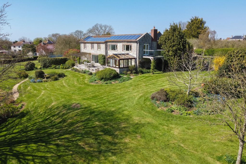 Property photo 1 of 38 3713554