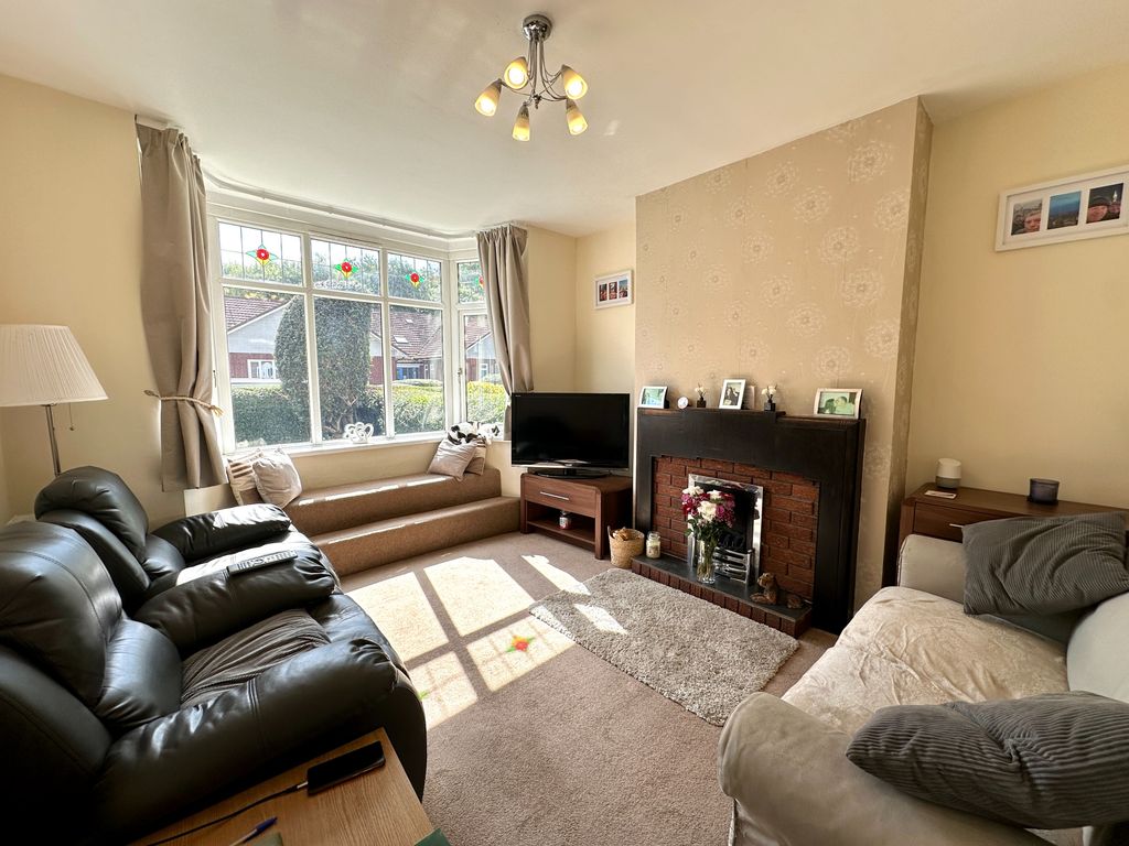 Property photo 2 of 21
