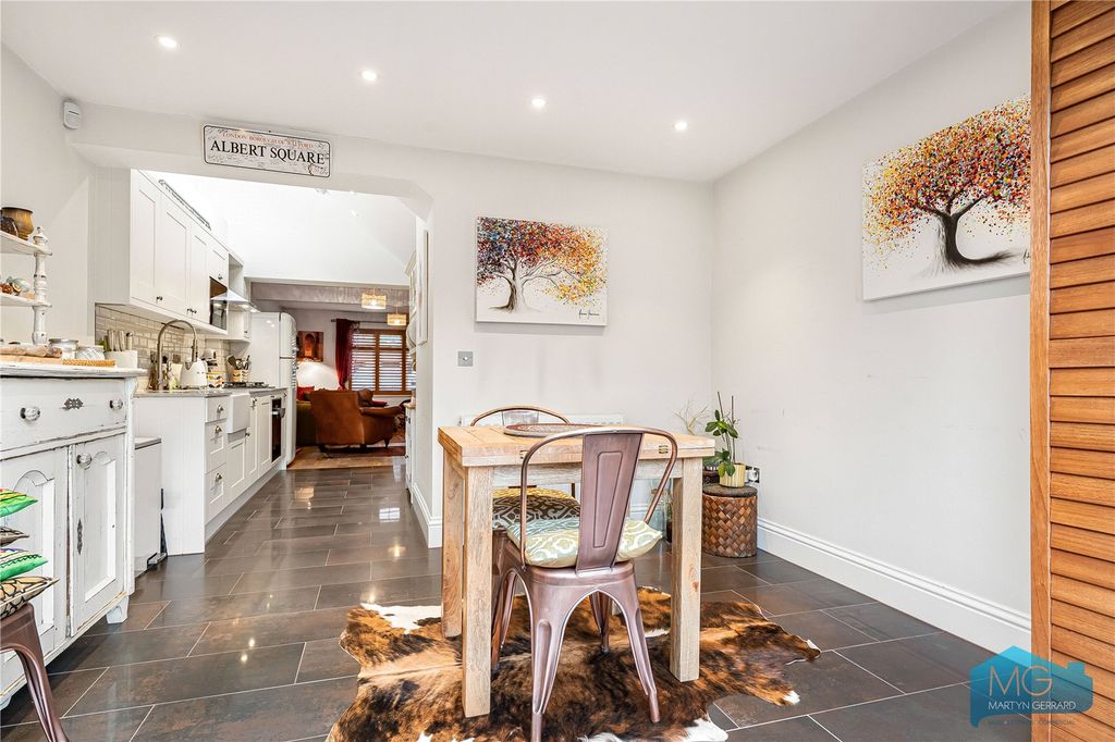 Property photo 3 of 19 Picture No. 06