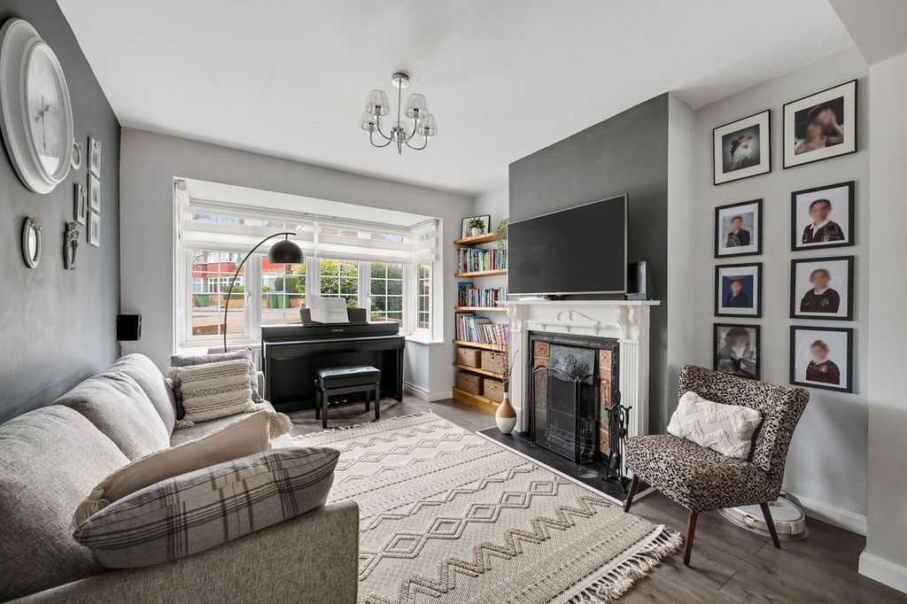 Property photo 2 of 31