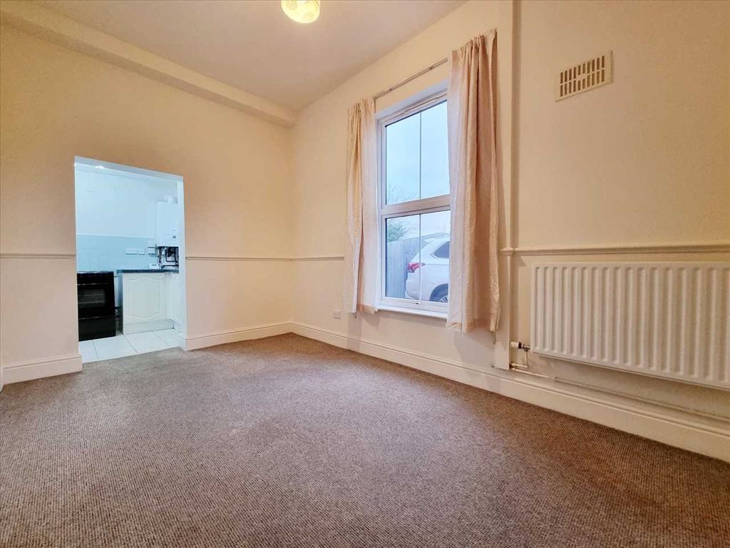 Property photo 3 of 9 Dining Room: