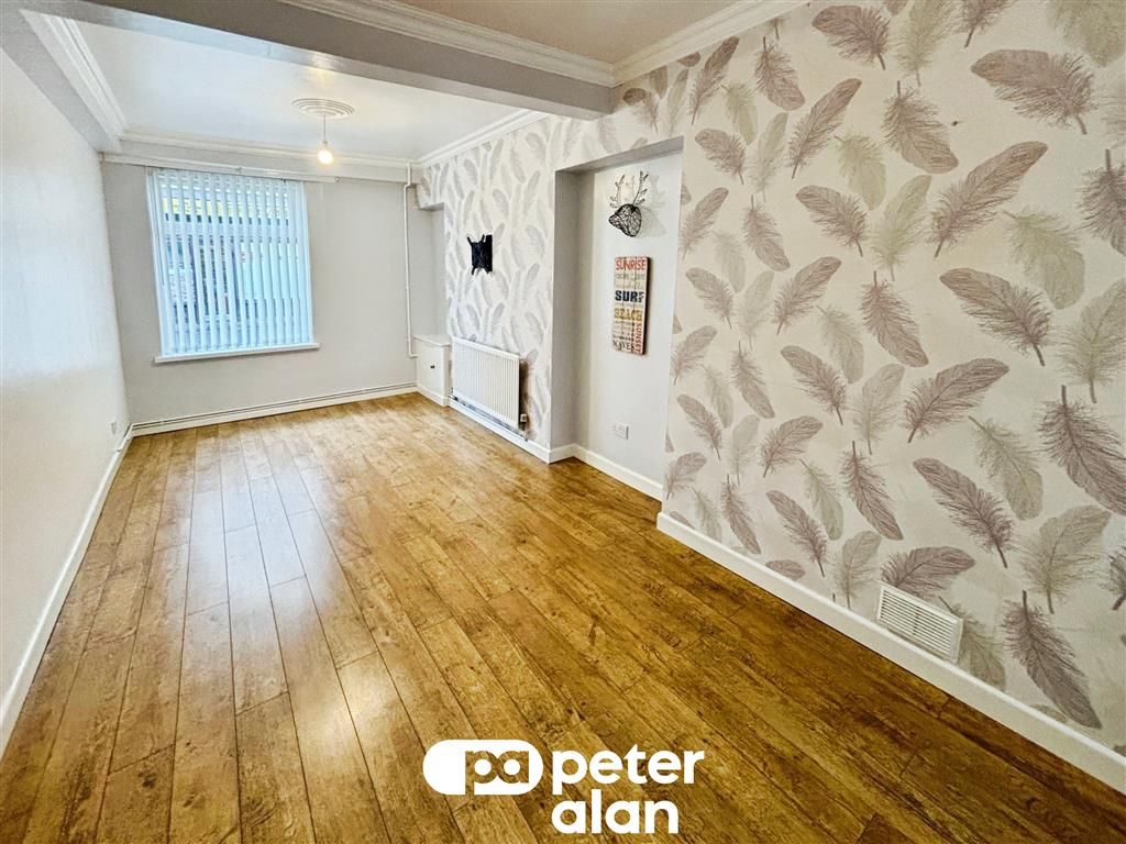 Property photo 2 of 12 Image